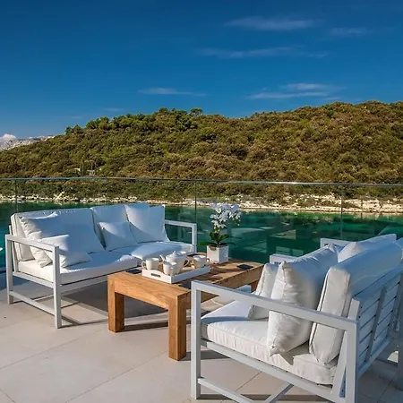 Grand Intense With High End Beachfront